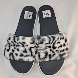 Dv By Dolce Vita Women's Sz 9 Jinah Faux Fur Slip-on Sandals Black White Leopard
